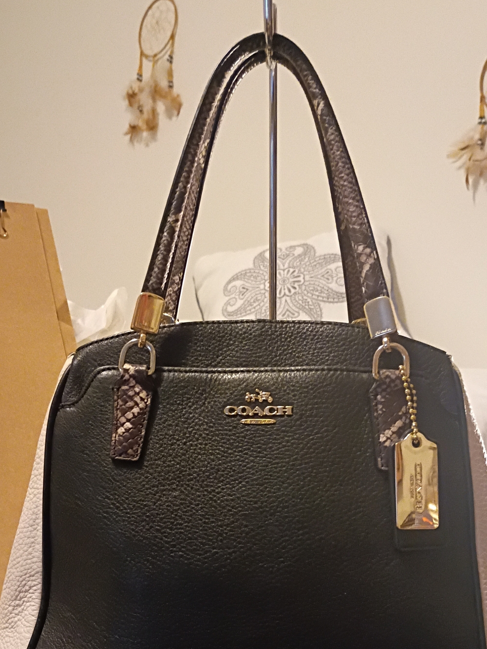 Coach Manetta Handbag - Picture 3 of 12